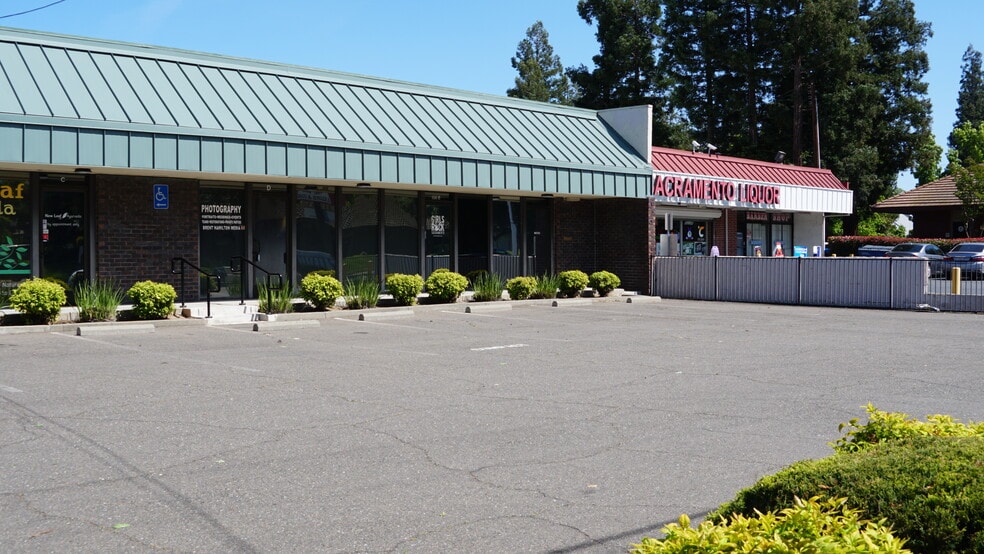 More Photos Of 3830 Auburn Blvd, Sacramento Office For Sale