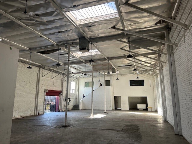 More Photos Of 760 Gladys Ave, Los Angeles Warehouse For Sale