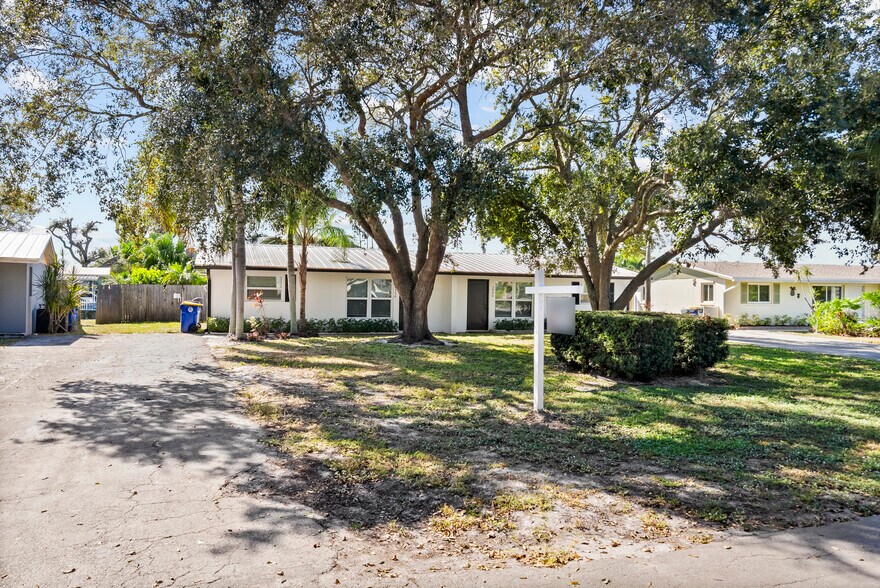 Primary Photo Of 2456 SW Hideaway Ln, Stuart Apartments For Sale