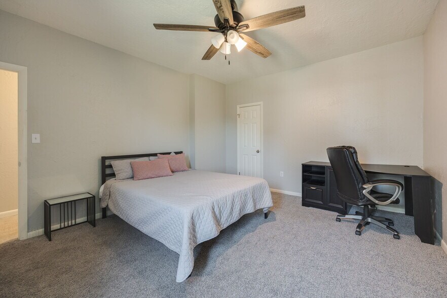More Photos Of 1810 NW 11th St, Oklahoma City Multifamily For Sale