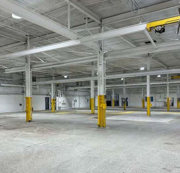 More Photos Of 5403 Schaaf Ln, Independence Warehouse For Sale