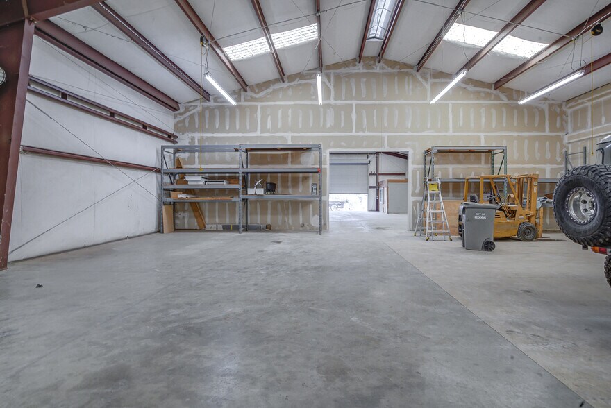 More Photos Of 1671 Zachi Way, Redding Industrial For Lease