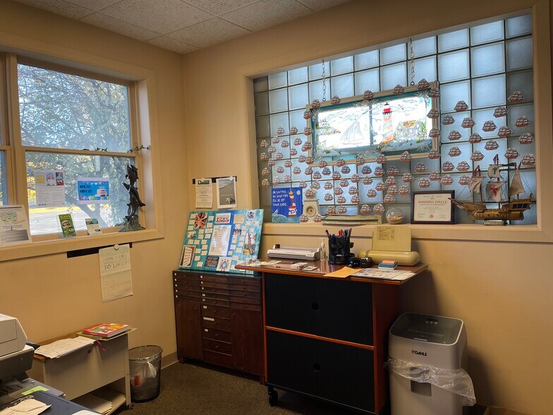 More Photos Of 621 Broadway, Chesterton Medical For Sale