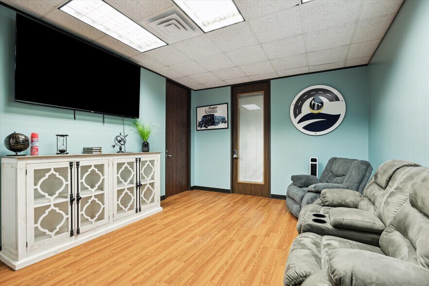 More Photos Of 12727 Featherwood Dr, Houston Office For Lease