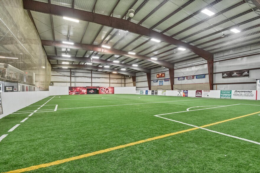 More Photos Of 1856 Nimitz Dr, De Pere Distribution For Lease