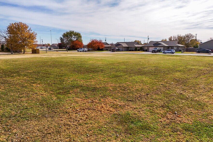 More Photos Of 1+/- Acre on Marcella & Huehl, Salina Land For Sale