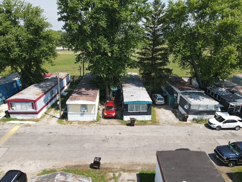 More Photos Of 1 Mahoning Ave, Rantoul Multifamily For Sale