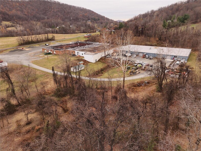 More Photos Of 113 Aileen Rd, Flint Hill Warehouse For Sale