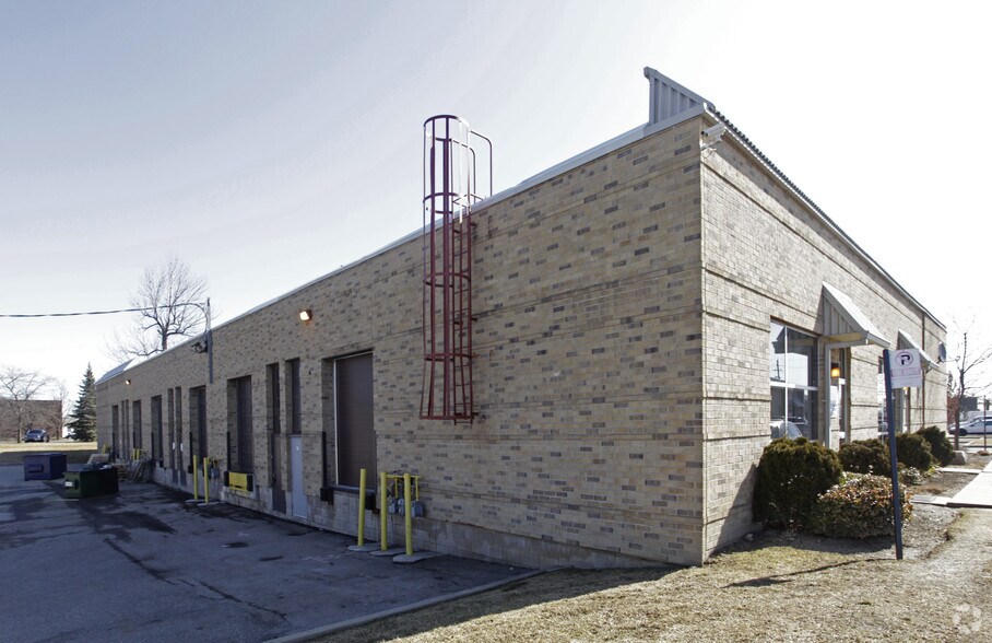 More Photos Of 7528-7550 Bath Rd, Mississauga Warehouse For Lease
