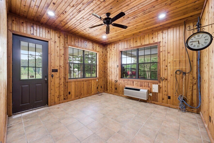 More Photos Of 43 Pool Rd, Richards Specialty For Sale