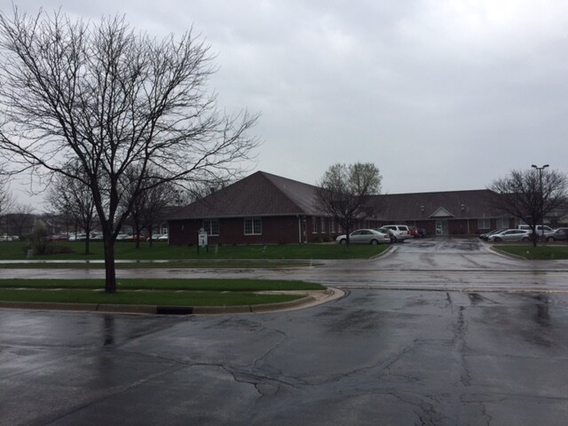 More Photos Of 7264-7282 Argus Dr, Rockford Office For Sale