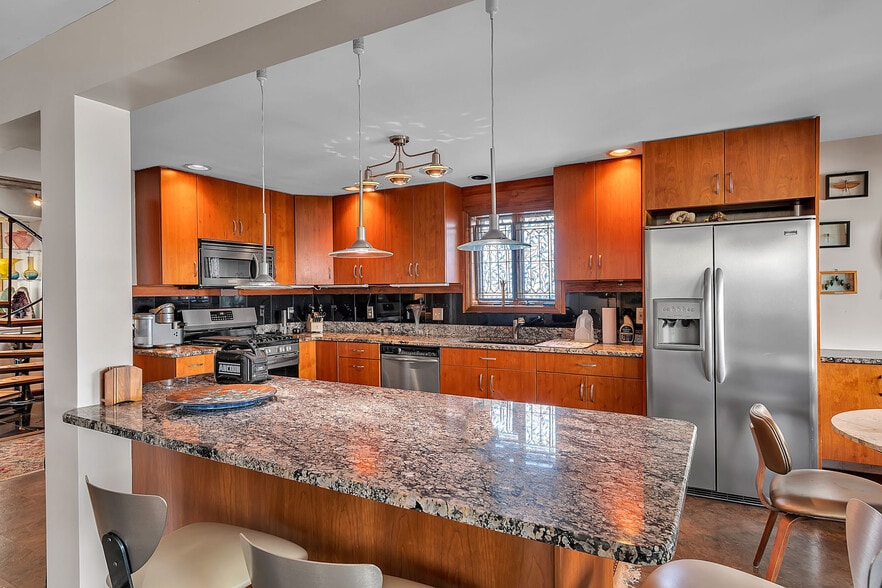 More Photos Of 2809 River Rd, Buffalo Flex For Sale