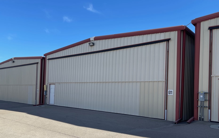 Primary Photo Of 3500 Executive Terminal Dr, Henderson Airplane Hangar For Sale