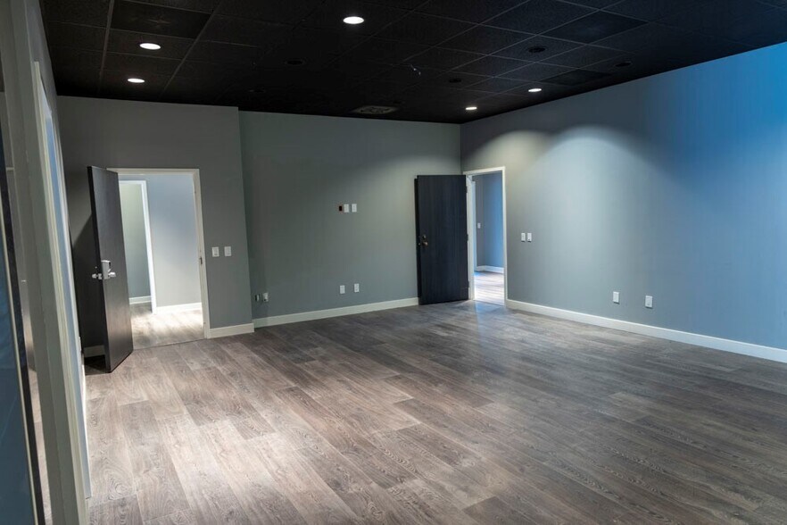 More Photos Of 4397 Federal Dr, Greensboro Flex For Lease
