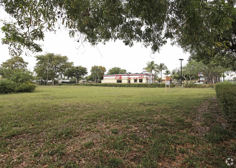 More Photos Of 801 W Hallandale Beach Blvd, Hallandale Beach Land For Lease