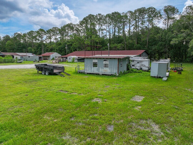 More Photos Of 2856 NE 187th St, Starke Manufacturing For Sale