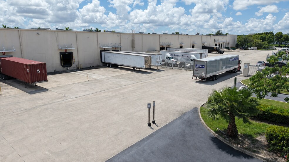 More Photos Of 9330-9340 NW 110th Ave, Miami Warehouse For Lease