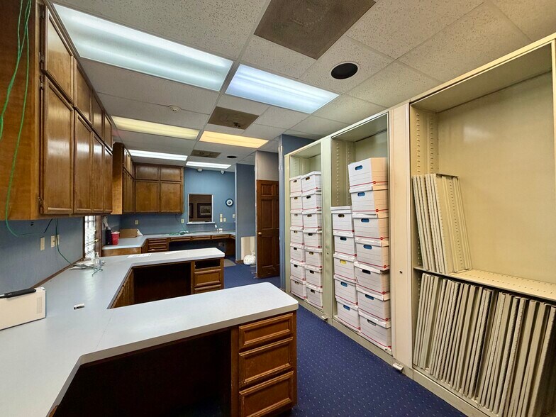 More Photos Of 3560 Delaware St, Beaumont Medical For Sale