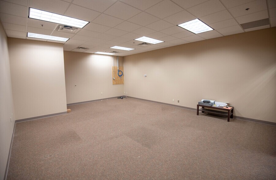 More Photos Of 7389 Airport View Dr SW, Rochester Office For Lease