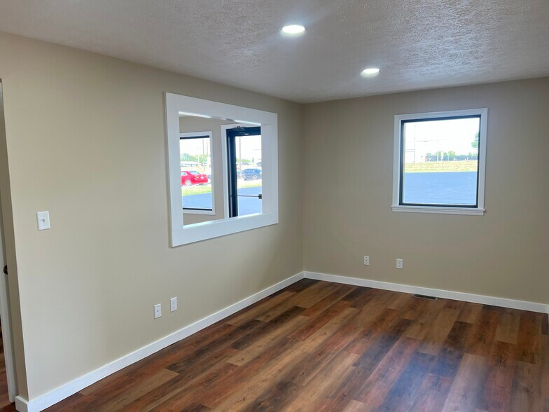 More Photos Of 2994 S County Road 25A, Troy Auto Dealership For Sale