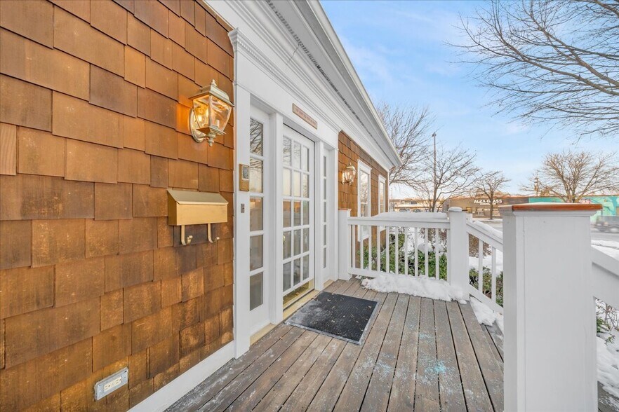 More Photos Of 907 W 14 Mile Rd, Clawson Office For Sale