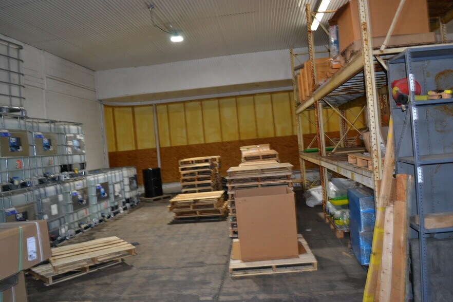 More Photos Of 1111 W 3rd St, Rushville Freestanding For Lease