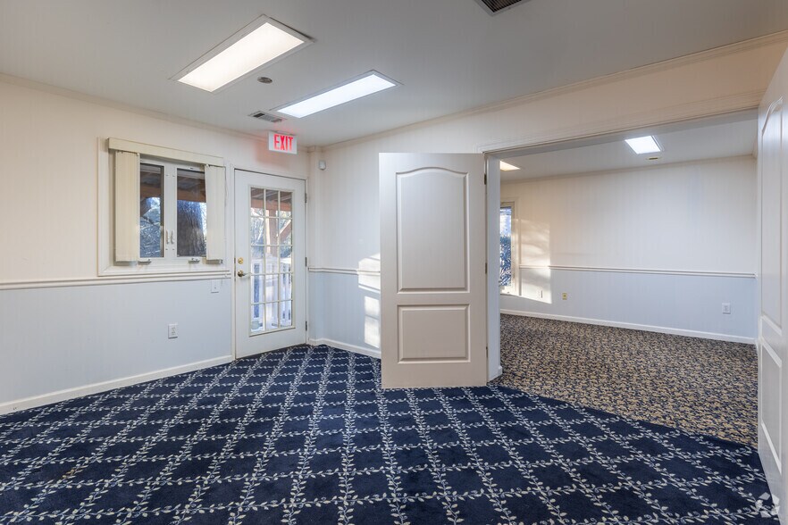 More Photos Of 3136 Clairmont Rd NE, Brookhaven Medical For Sale