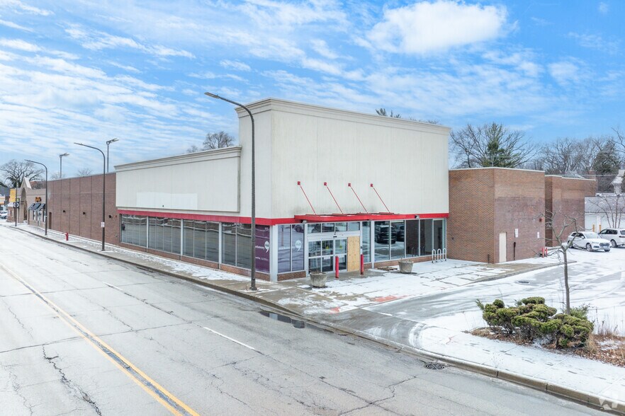 Primary Photo Of 2722 Green Bay Rd, Evanston Freestanding For Sale