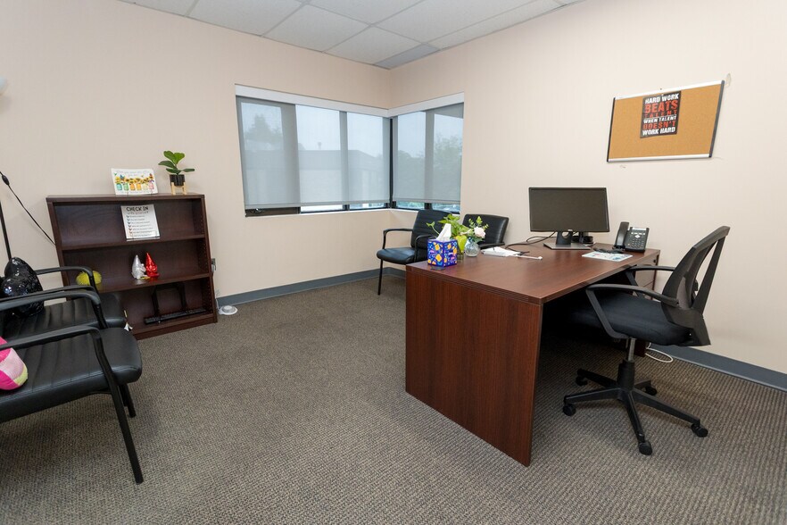 More Photos Of 1139 Spruce Dr, Mountainside Medical For Lease