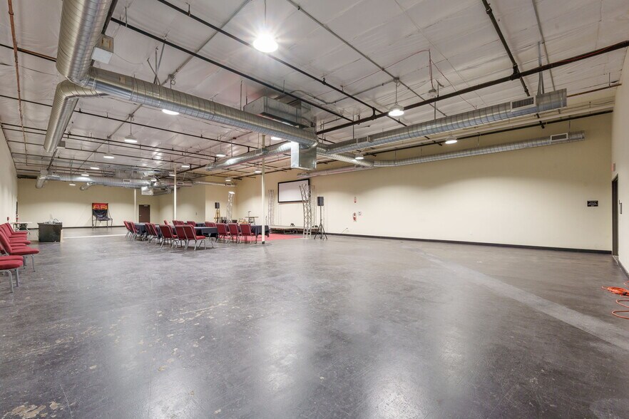 More Photos Of 2311 Statham Blvd, Oxnard Warehouse For Lease
