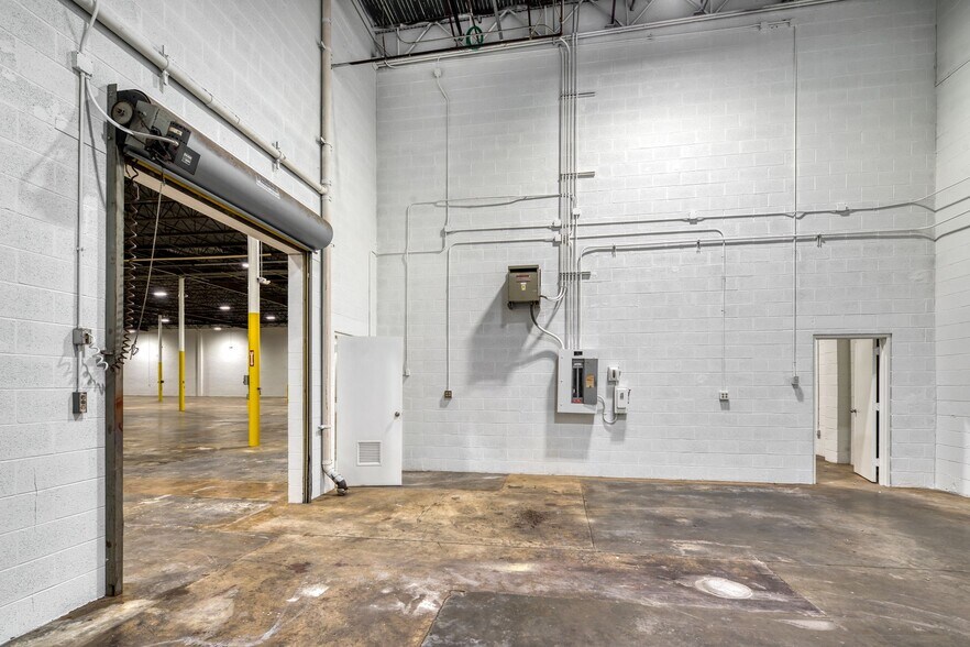 More Photos Of 3285 Saturn Ct, Peachtree Corners Warehouse For Lease