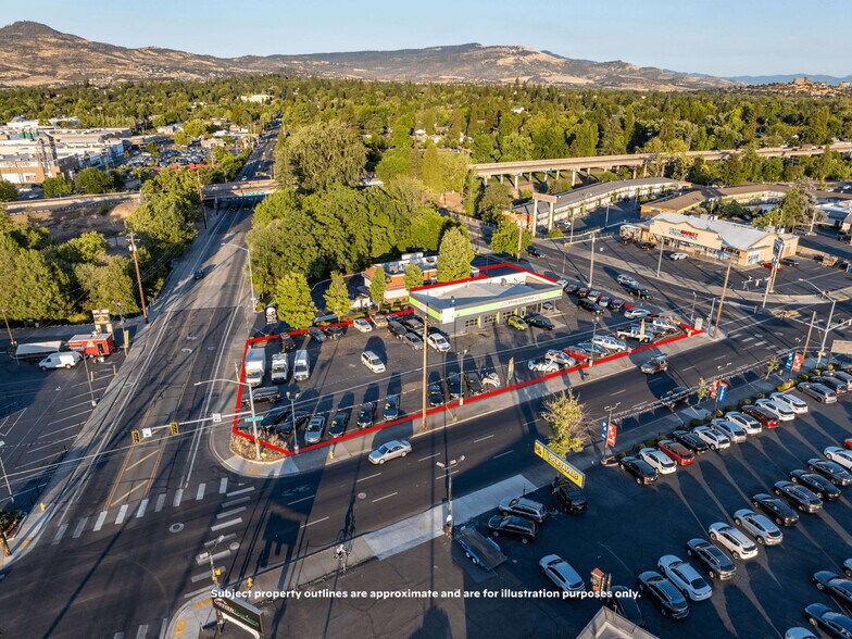 More Photos Of 348 N Riverside Ave, Medford Auto Repair For Lease