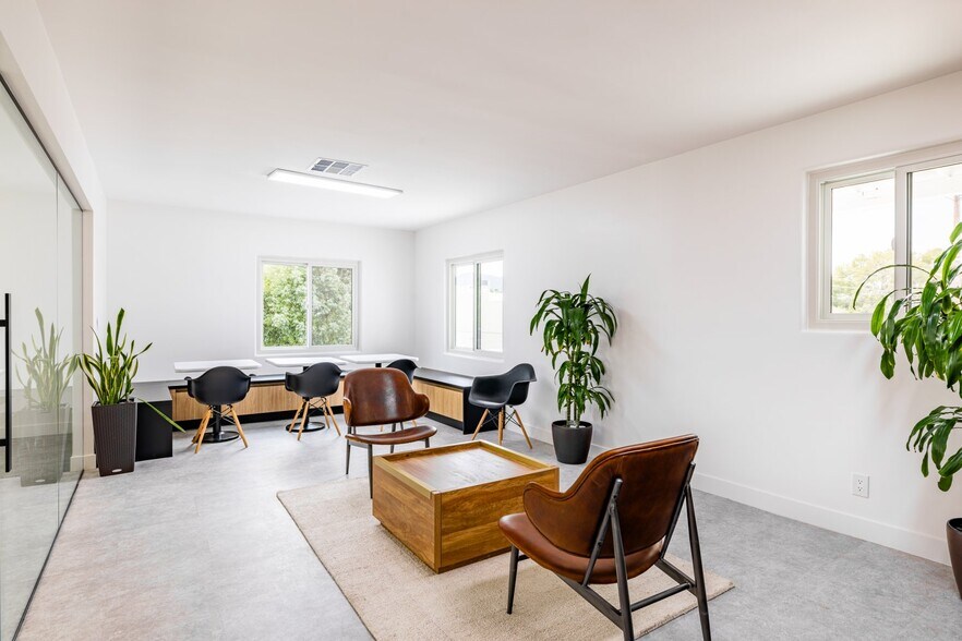 More Photos Of 203-215 N Victory Blvd, Burbank Office For Lease