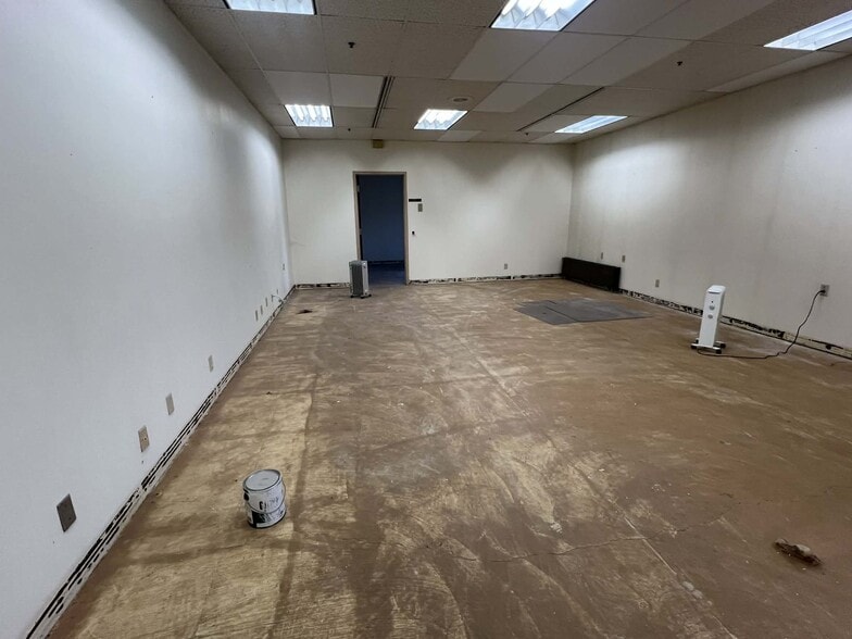 More Photos Of 2533-2541 Rulon White Blvd, Ogden Manufacturing For Lease