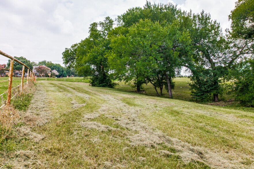 More Photos Of 5901 President George Bush Highway, Rowlett Land For Sale