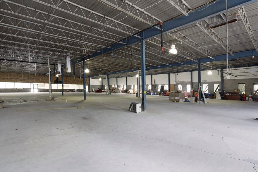 More Photos Of 3444 Quakerbridge Rd, Hamilton Unknown For Lease