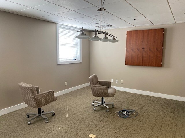 More Photos Of 1700 Lynch Rd, Evansville Warehouse For Lease