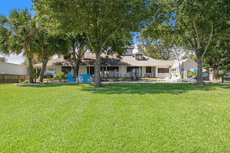 More Photos Of 3821 Nasa Pky, El Lago Lodge Meeting Hall For Sale