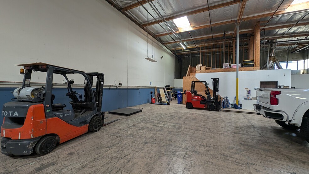 More Photos Of 6638 Doolittle Ave, Riverside Warehouse For Sale