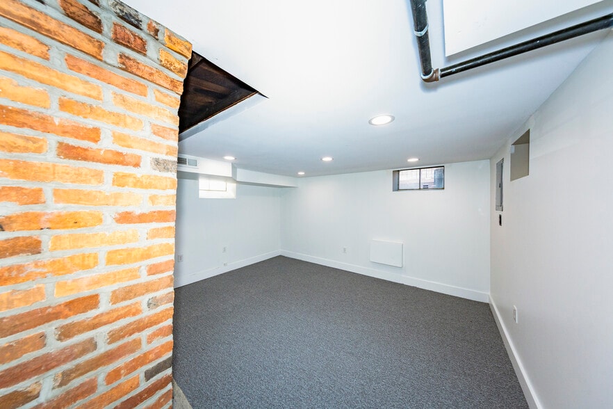 More Photos Of 30-40 E Columbus St, Columbus Unknown For Lease