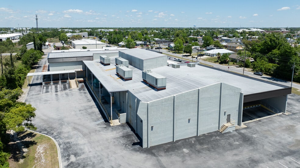 More Photos Of 501 W 11th St, Panama City Light Manufacturing For Lease