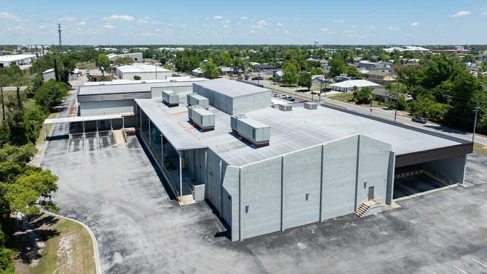 More Photos Of 501 W 11th St, Panama City Light Manufacturing For Lease