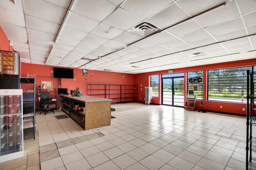 More Photos Of 9240 State Highway 75 S, New Waverly Convenience Store For Sale