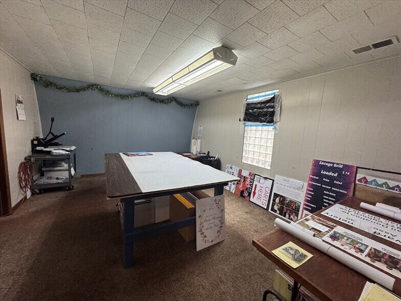 More Photos Of 51 S Rubey St, Macon General Retail For Sale