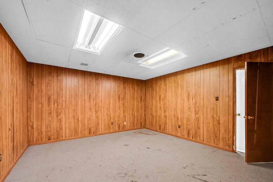 More Photos Of 406 Preston Ave, Pasadena Warehouse For Lease