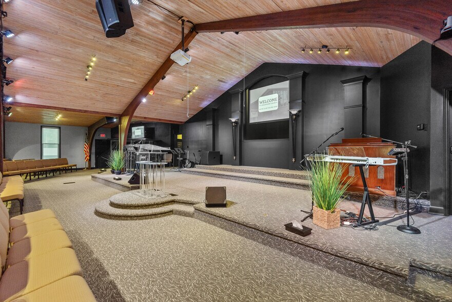 More Photos Of 2450 Pontoon Rd, Granite City Religious Facility For Sale