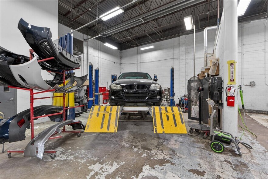More Photos Of 2005-2007 W 103rd Ter, Leawood Service For Sale