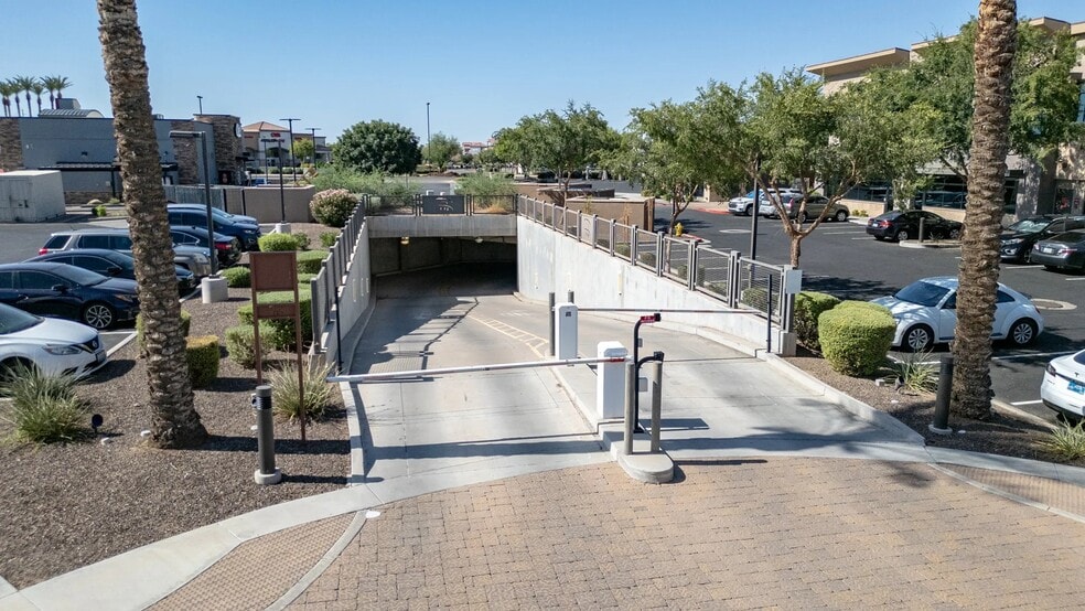 More Photos Of 2314 S Val Vista Dr, Gilbert Medical For Sale