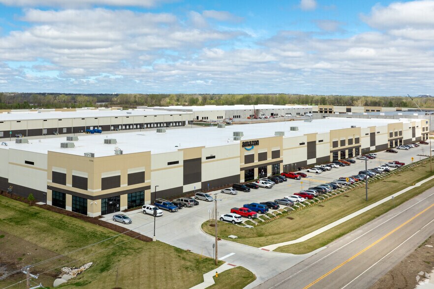 More Photos Of 15712 Westport Commerce Dr, Chesterfield Industrial For Sale