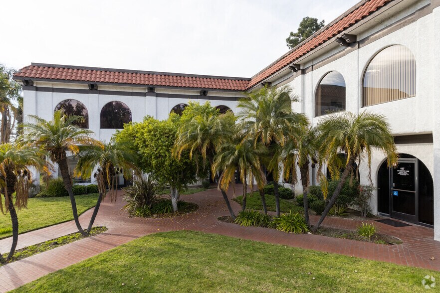 More Photos Of 9795 Cabrini Dr, Burbank Loft Creative Space For Lease